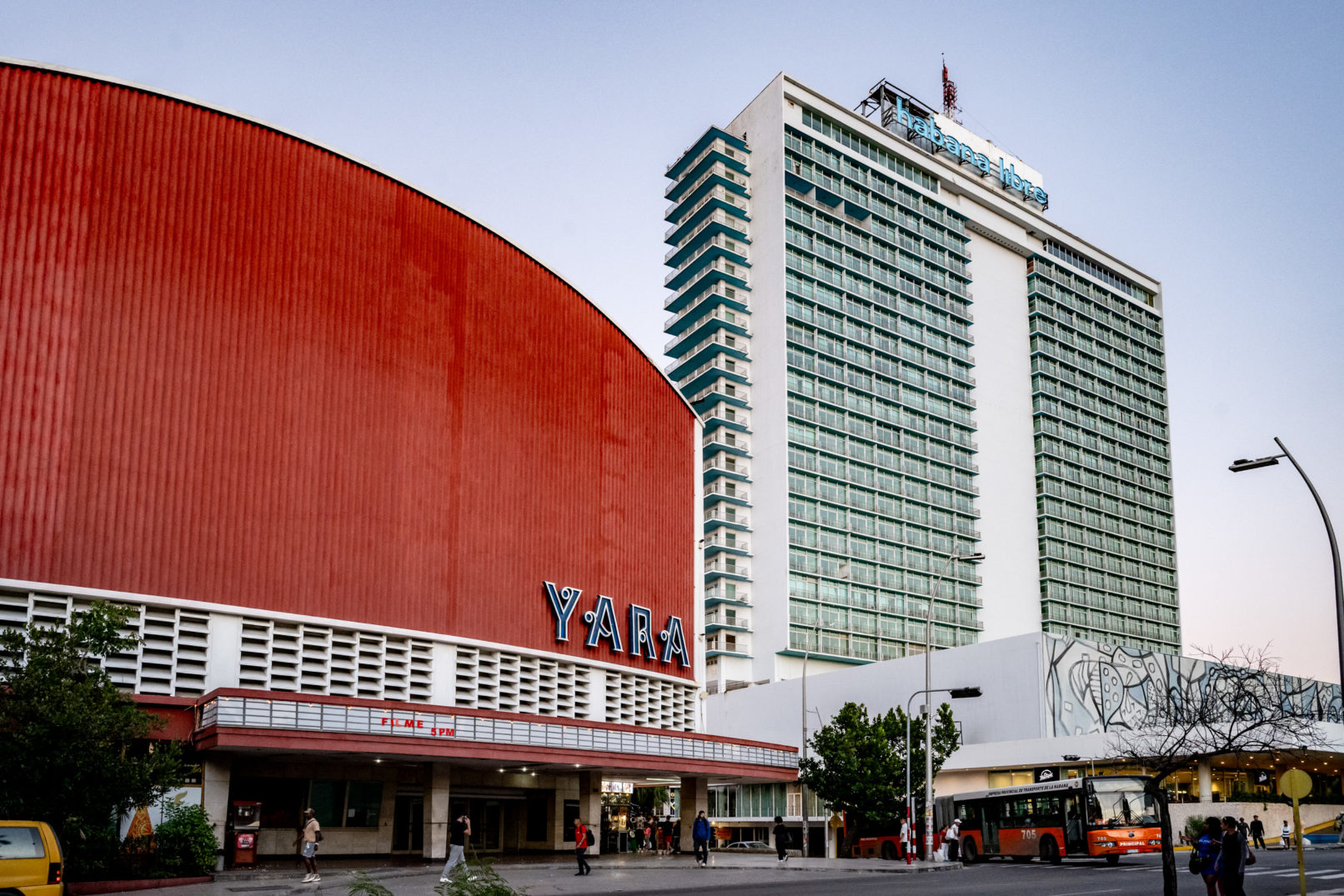 Cine YARA y Hotel Habana Libre